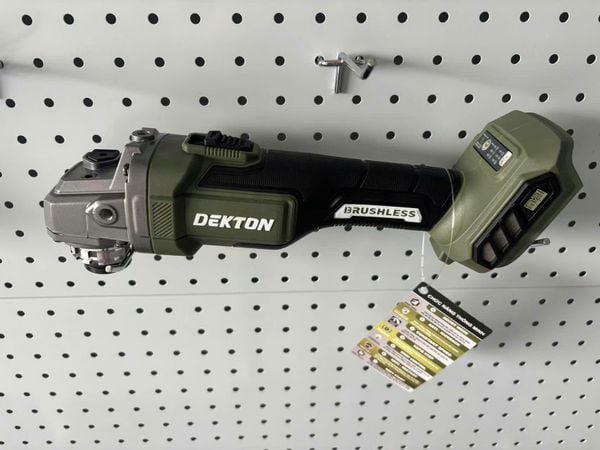 may-mai-goc-dekton-ag-100-x-plus