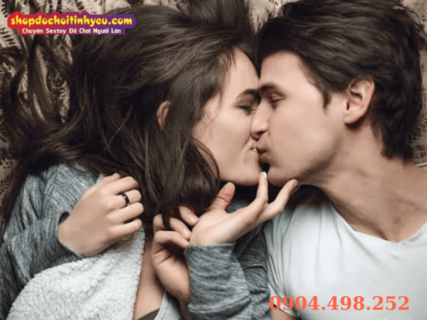 Giải đáp thắc mắc&nbsp;thường gặp khi hôn nhau ở nam giới