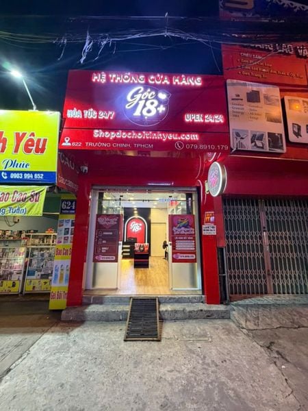 Bên trong Shop Đồ Chơi Tình Yêu Tân Bình
