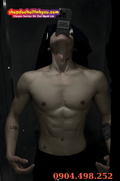 Ảnh trai 6 múi che mặt