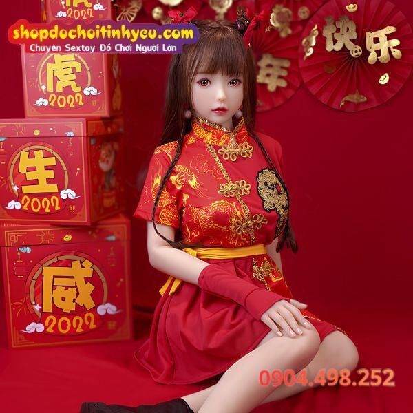 Búp bê tình dục Trung Quốc truyền thống xường xám ngắn màu đỏ