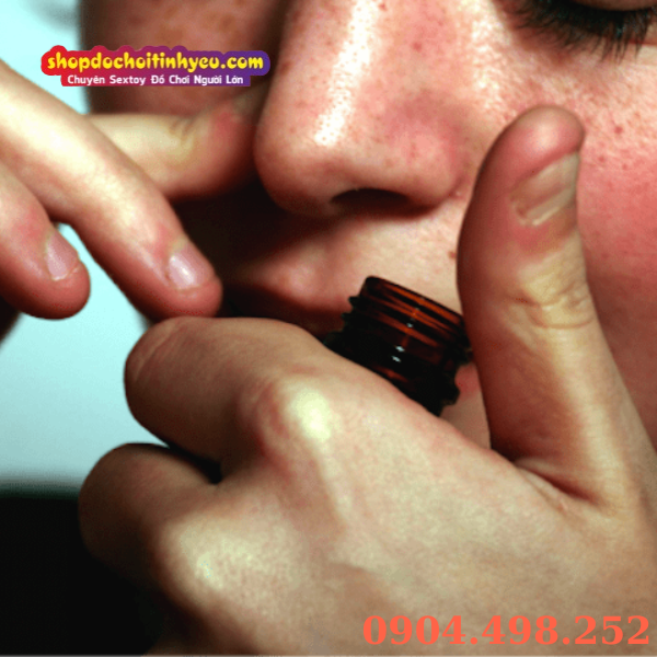 Chai hít Popper là hợp chất giãn mạch tạo hưng phấn và tăng khoái cảm nhanh chóng