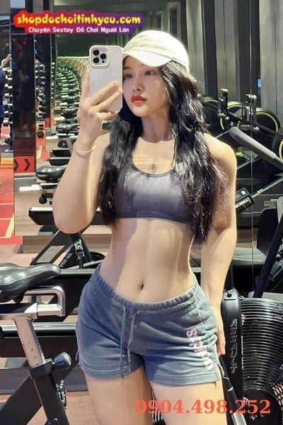 Hot girl tập gym khoe dáng