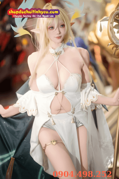 Cô gái nhập vai nữ thần