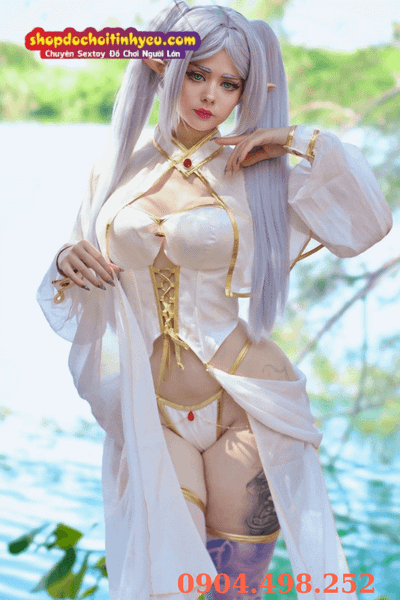 Cô gái cosplay tinh khôi