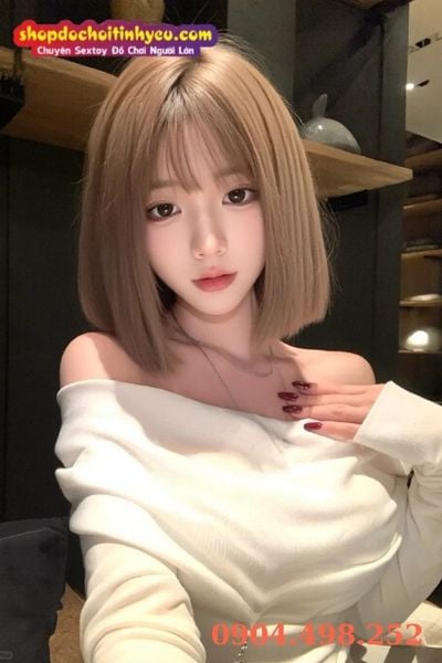 Hình gái tóc ngắn khoe body