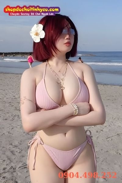 Hot girl tóc ngắn