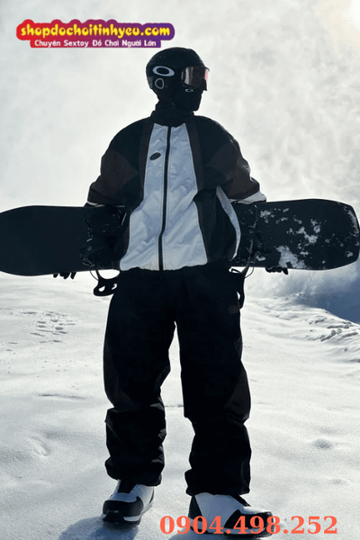 Boy che mặt ngầu