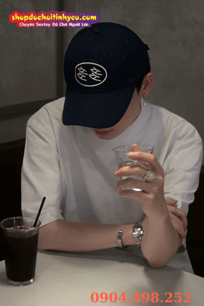 Trai đẹp điềm tĩnh