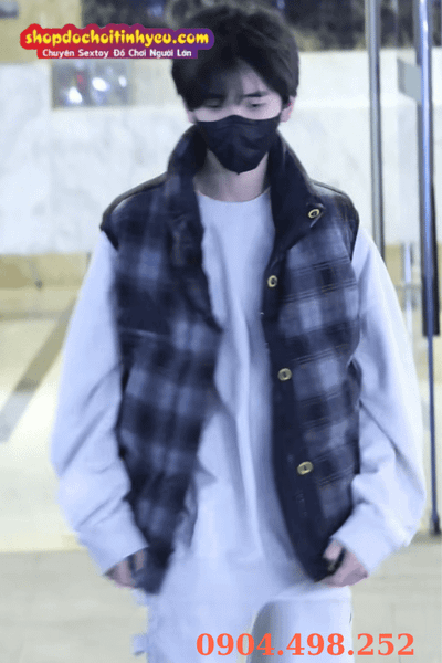 Ảnh trai cực phẩm giấu mặt