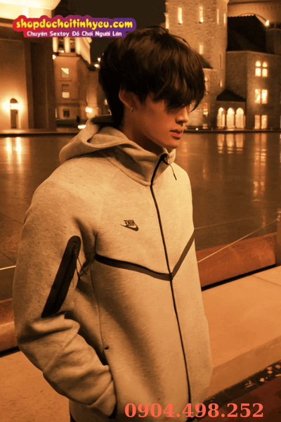 Boy ngầu che mặt