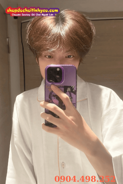 Mặt trai lạnh lùng