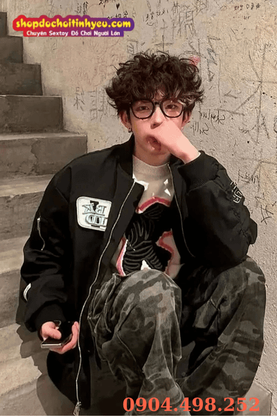 Ảnh trai đeo kính