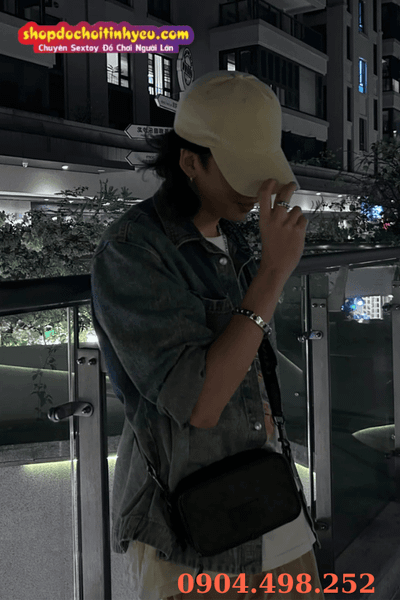 Trai đẹp che mặt