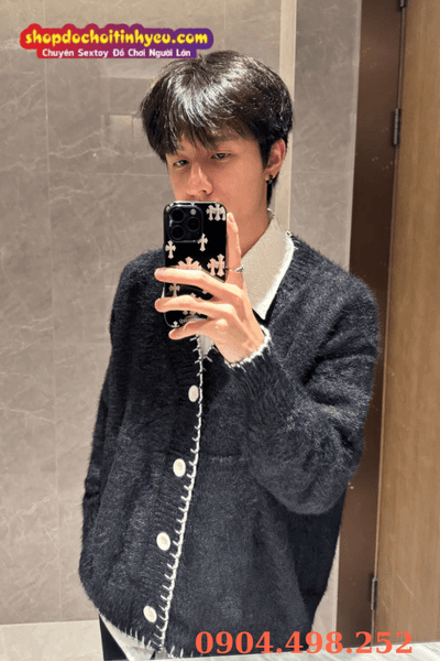 Ảnh trai đẹp che mặt đầu nấm