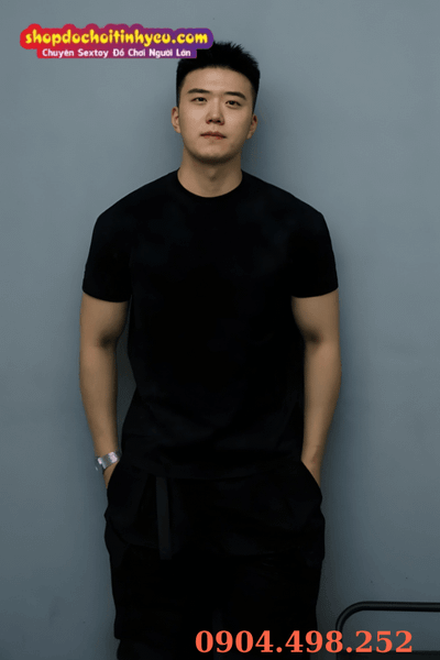 Nam thần vạn người mê