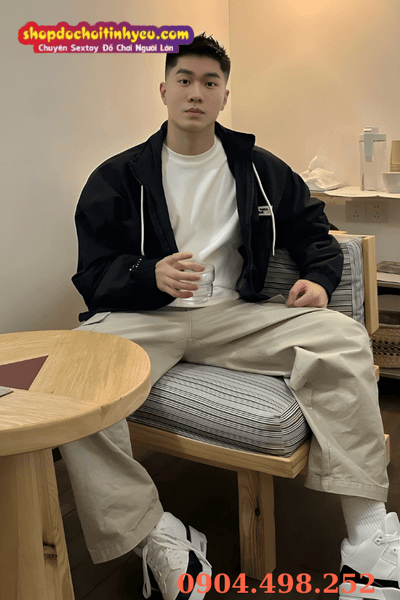 Trai Trung lộ mặt đẹp