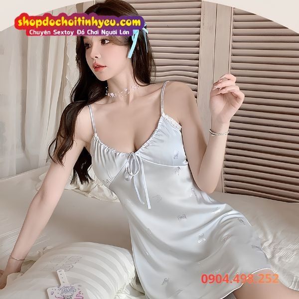 Váy Ngủ Lụa Dây Mát Mẻ Cổ Chữ V Có Họa Tiết Bướm Quyến Rũ