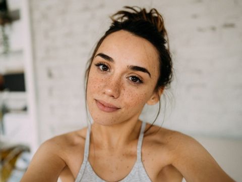 Tại sao da tuổi 20 dễ “xuống sắc” nếu bỏ qua làm sạch đúng cách?