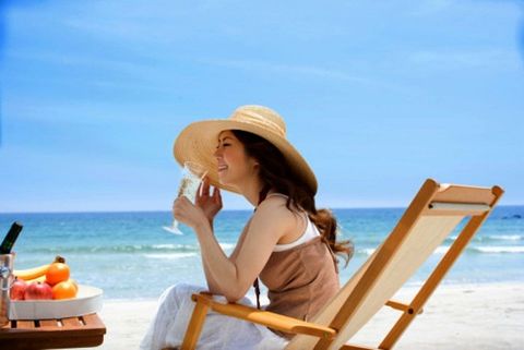 Đi du lịch biển – chăm da mặt & body không lo sạm với bộ đôi bảo vệ toàn diện từ Dr Cell