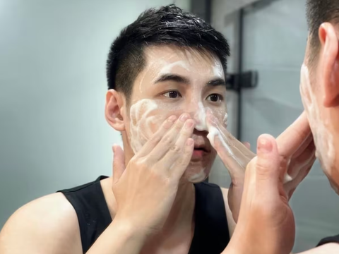 Skincare 2 bước cho ông bố bận rộn: đơn giản mà đủ