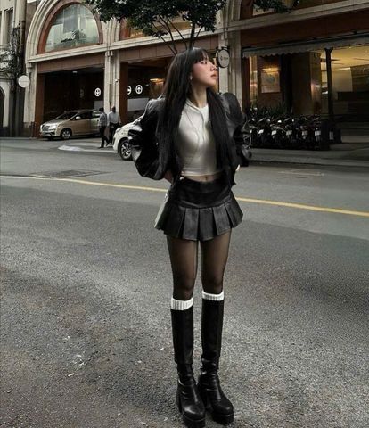 QUẦN TẤT ĐEN - MÓN ĐỒ QUYỀN LỰC TRONG TỦ ĐỒ MÙA LẠNH CỦA MỌI CÔ NÀNG