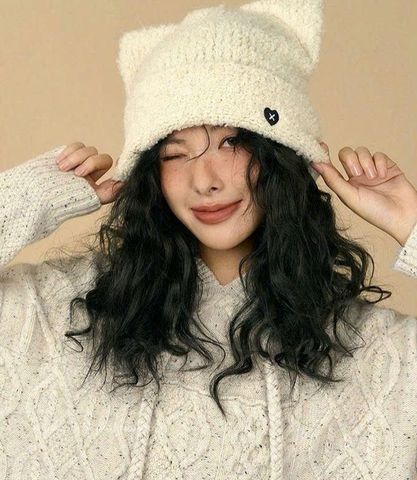 HỌC JENNIE, KARINA VÀ DUA LIPA CÁCH NÂNG TẦM PHONG CÁCH NGÀY LẠNH VỚI NHỮNG CHIẾC MŨ THỜI THƯỢNG