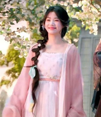 CÔNG THỨC LÀM NÊN VẺ ĐẸP THOÁT TỤC CỦA LƯ DỤC HIỂU TRONG 