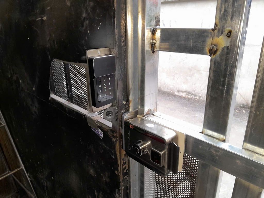 Thi công khóa cổng vân tay inox HPS- SLPLUS ( HF5P3- ttlock/Tuya) cho a Thắng quận Thủ Đức