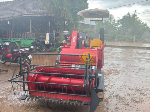 MÁY GẶT LÚA MINI 1.6 CROS BÀN GIAO TẠI ĐĂK LĂK