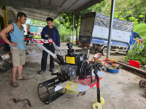 BÀN GIAO MÁY XỚI ĐẤT CHẠY DẦU HAI CẦU TẠI CHIÊM HÓA - TUYÊN QUANG