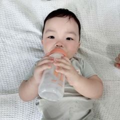 5 dấu hiệu cho thấy bé cần thay núm ti bình sữa