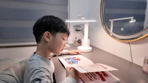 Công Nghệ Đèn LED Chống Nhấp Nháy Flicker Free Bảo Vệ Mắt Cho Trẻ