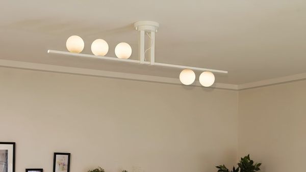Xu Hướng Chọn Đèn Trang Trí Phòng Khách Hiện Đại Sang Trọng Nhất