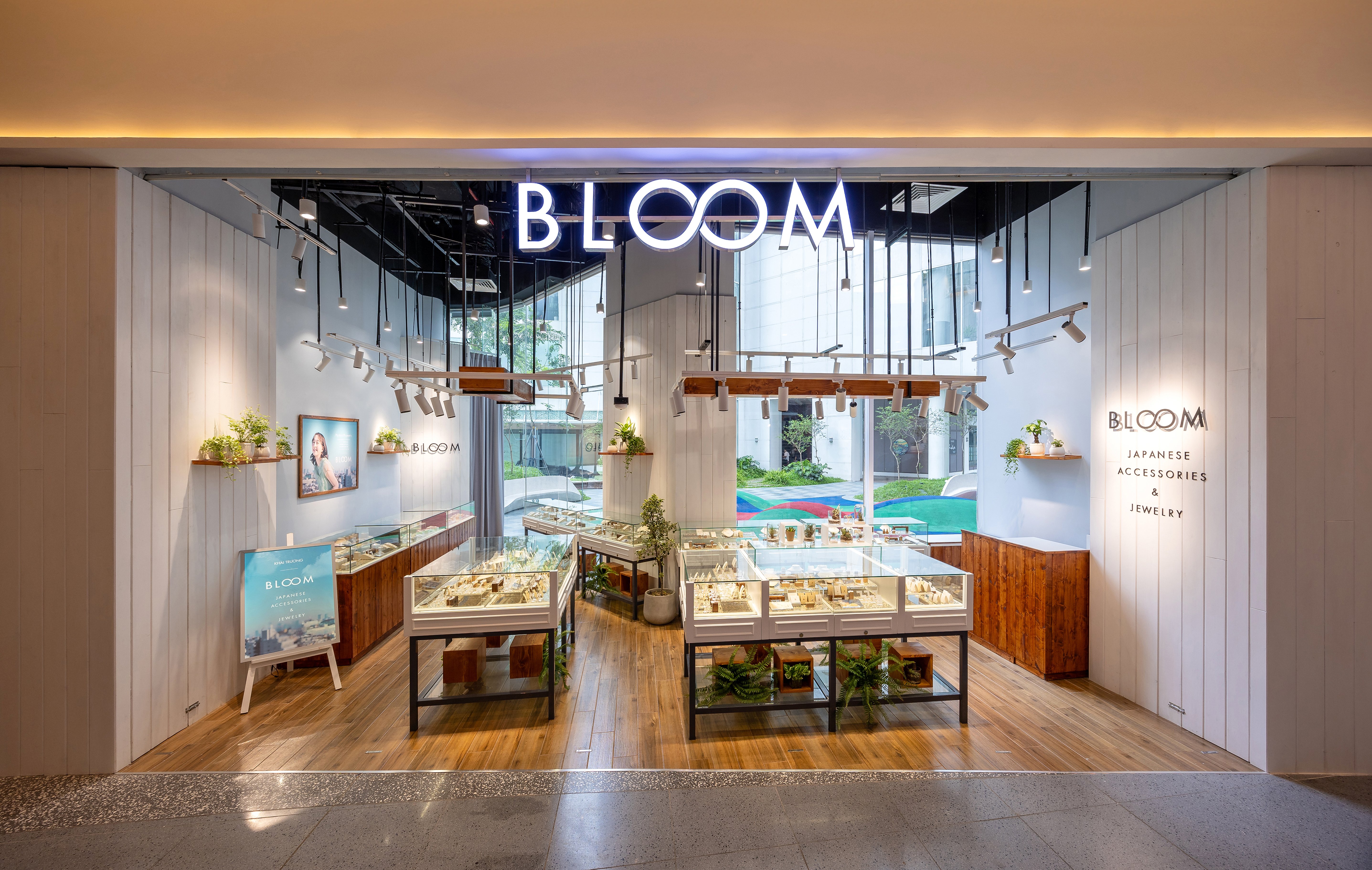 Hệ thống đèn thả trang trí MotoM điểm xuyết không gian tư vấn khách hàng BLOOM