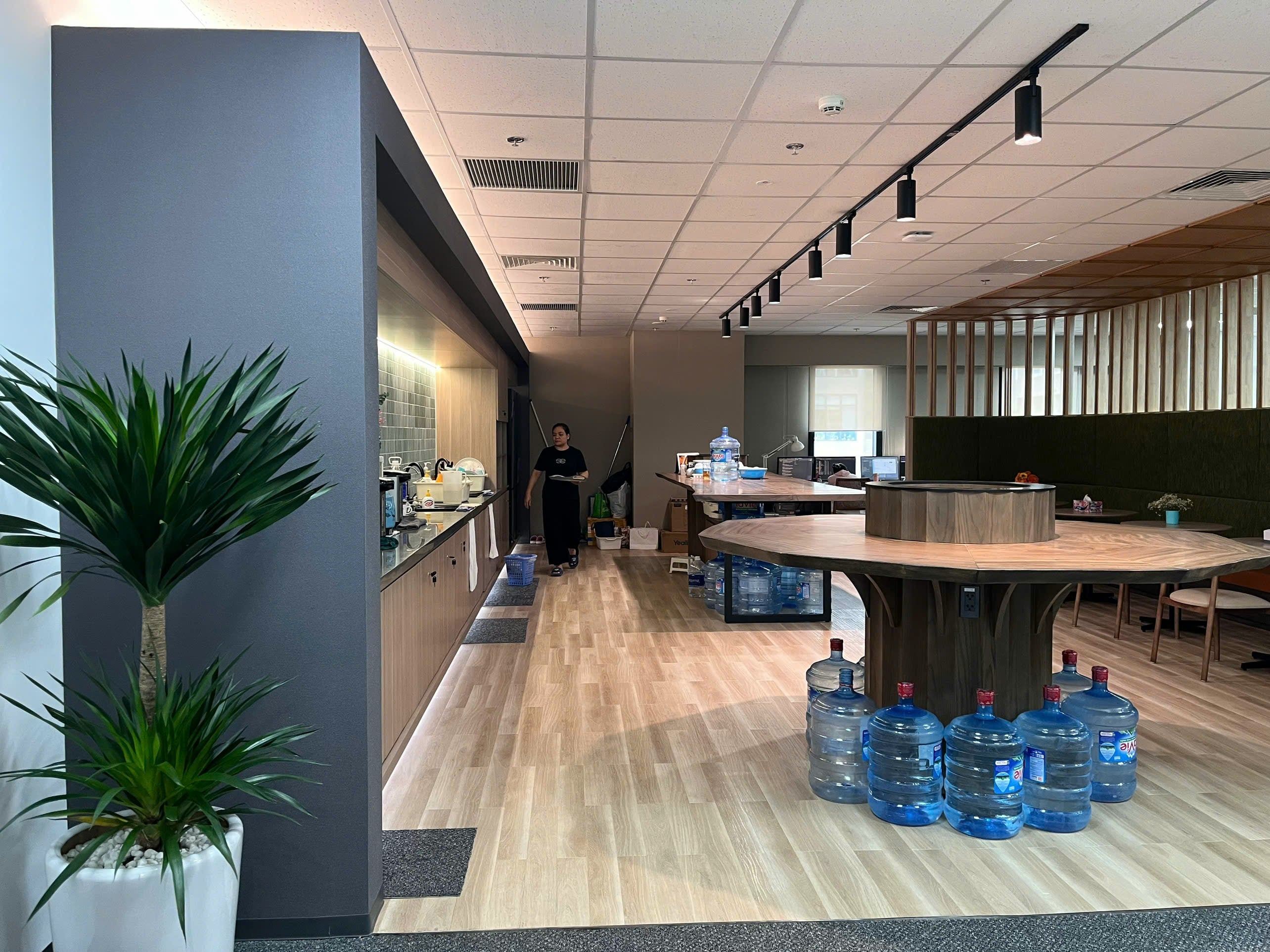 Nội thất hiện đại kết hợp đèn LED MotoM tại Hanoi Vinata Office - Ảnh 5