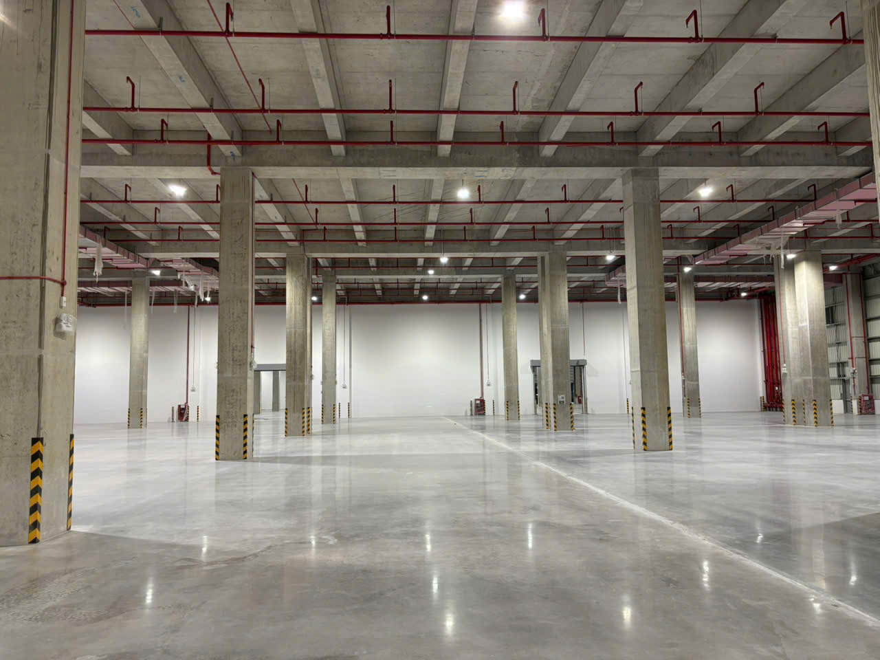 Khu vực họp và trao đổi công việc chuyên nghiệp tại BW Industrial