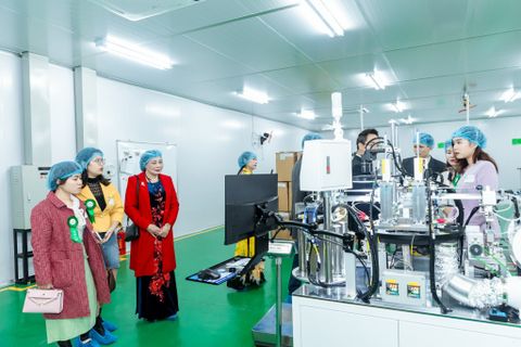 Cung Cấp Nguyên Liệu Màng Seal: Giải Pháp Cho Nhà Sản Xuất & Khách Thương Mại – Giá Màng Seal Sỉ Cạnh Tranh Nhất