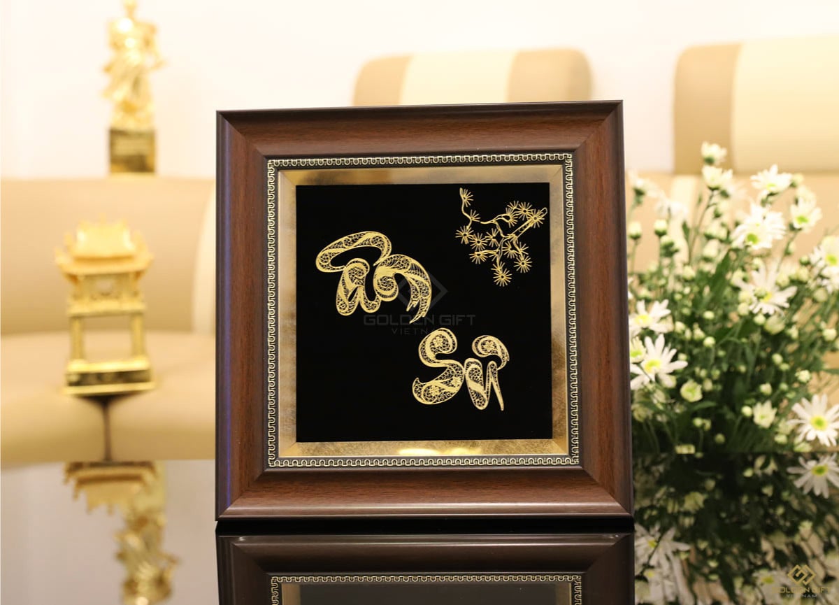 tranh chữ thư pháp Ân sư mạ vàng 24K