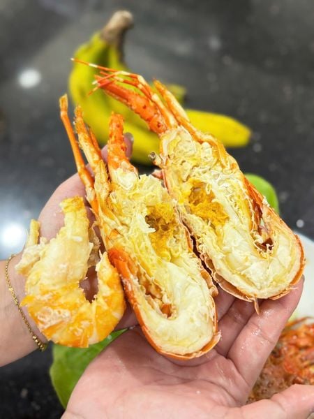 Tôm hùm đông lạnh size 400-500g tại Hải Sản Kỳ Hà