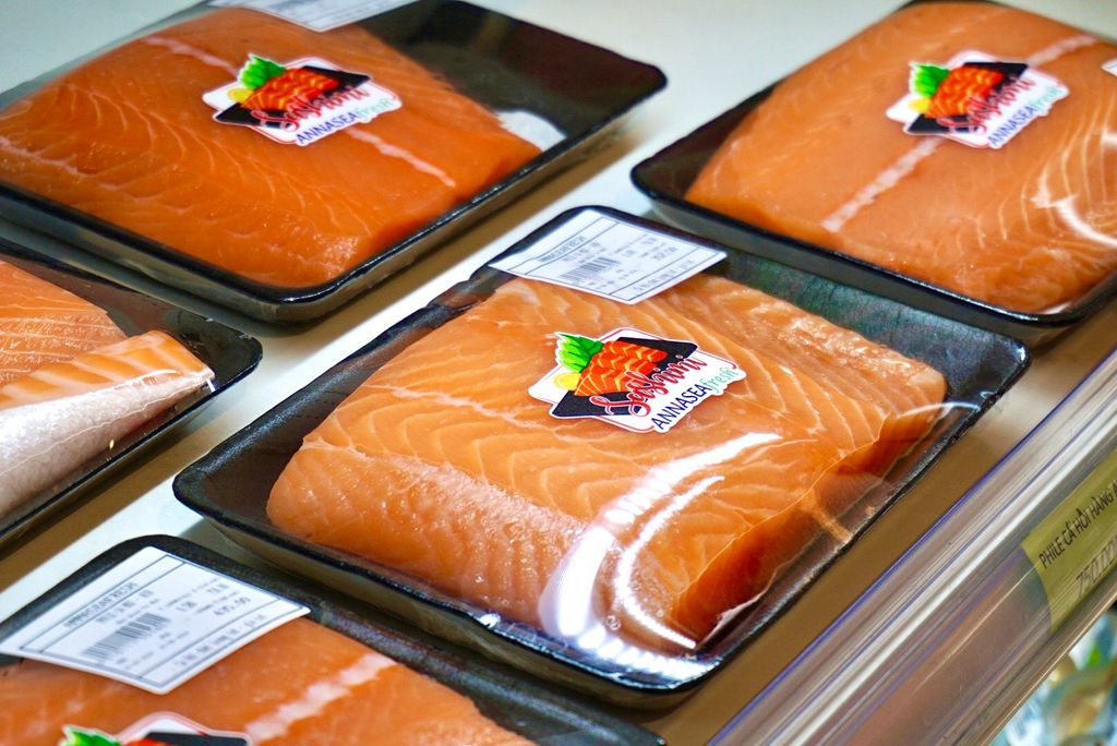 Mua Cá Hồi Nhập Khẩu: Lưu Ý Khi Chọn Hàng Tươi Tại Annaseafresh