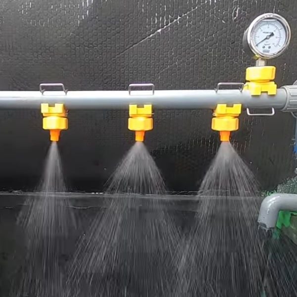 Béc phun kẹp đường ống bằng nhựa