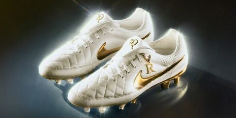 Nike giới thiệu phiên bản R10 Tiempo 10 'Touch Of Gold' tri ân Ronaldinho