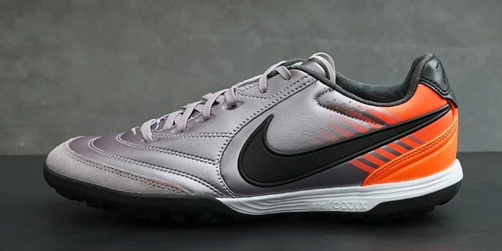 TOP 10 MẪU GIÀY ĐÁ BÓNG SÂN CỎ NHÂN TẠO SẮP XẾP TỪ THON ĐẾN BÈ TẠI THANH HÙNG FUTSAL