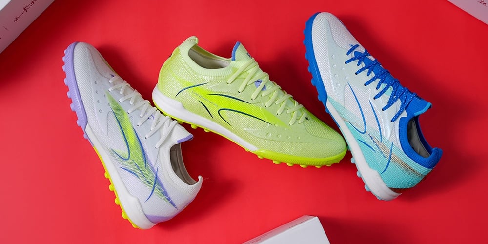 GIÀY ĐÁ BÓNG KELME SÂN CỎ NHÂN TẠO: TOP 3 DÒNG GIÀY ĐÁNG MUA CỦA HÃNG
