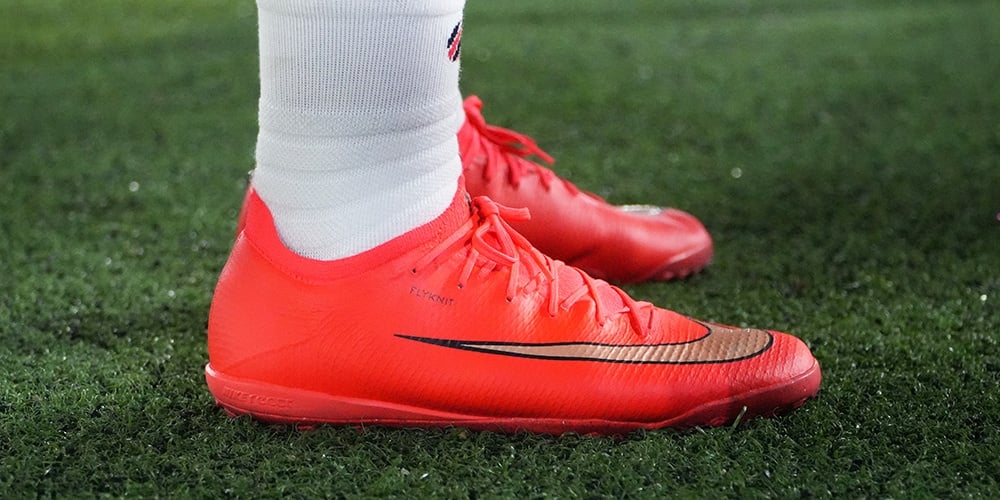 SO SÁNH NIKE MERCURIAL VAPOR 17 PRO TF VÀ ACADEMY TF 'BREAK 'EM PACK': BẠN HỢP VỚI ĐÔI NÀO?