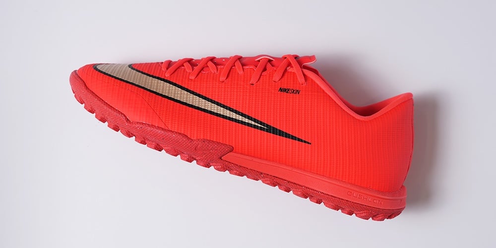 SO SÁNH NIKE MERCURIAL VAPOR 17 PRO TF VÀ ACADEMY TF 'BREAK 'EM PACK': BẠN HỢP VỚI ĐÔI NÀO?