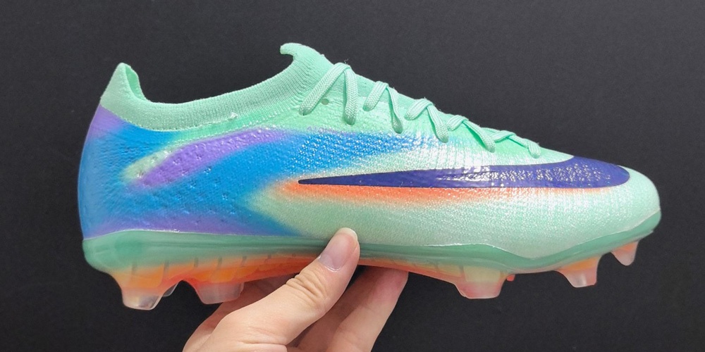 RÒ RỈ: NIKE MERCURIAL VAPOR 17 'SAM KERR' SIGNATURE BẮT MẮT VỚI PHỐI MÀU ÁNH KIM ÁNH NGỌC