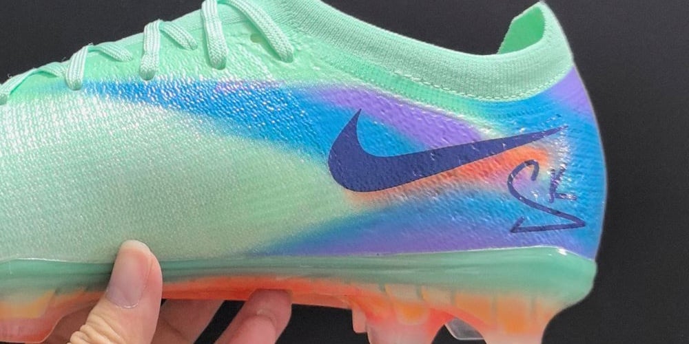 RÒ RỈ: NIKE MERCURIAL VAPOR 17 'SAM KERR' SIGNATURE BẮT MẮT VỚI PHỐI MÀU ÁNH KIM ÁNH NGỌC