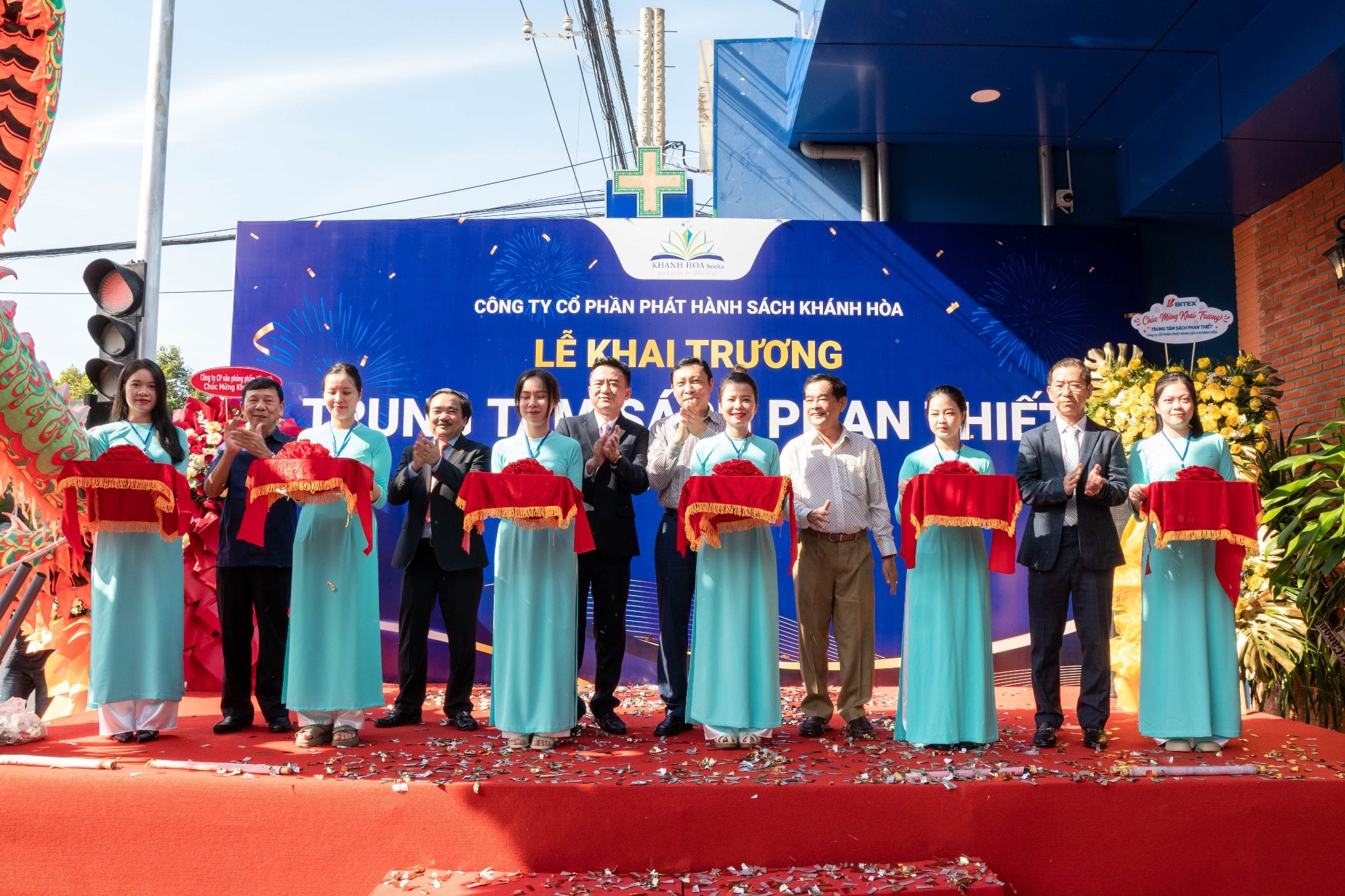 KHAI TRƯƠNG TRUNG TÂM SÁCH PHAN THIẾT